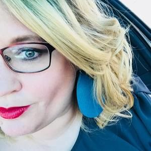 Meet your Posher, Hollis